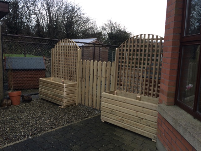 Planters And Flower Boxes Abbeylawns, Wooden Planter With Trellis Ireland